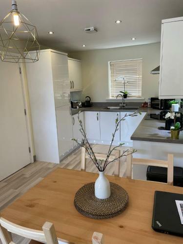 Stunning 3 Bedroom Home With Free Parking And Wifi