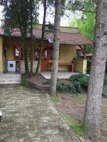 Hal�sz Vend�gh�z Tiszak�cske