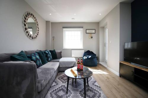 Apartamento Central Condo By T? Sa - New 1 Bed Sleeps 4