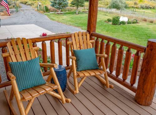 Spacious Luxury Log Home - 25 Min To Skiing, Boating And Trails!