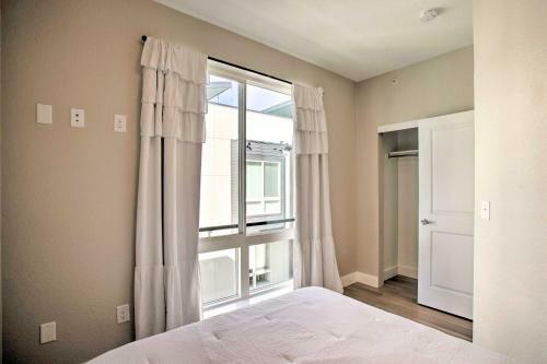 Modern Townhome With Rooftop Hot Tub And Mtn View