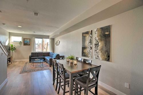 Modern Townhome With Rooftop Hot Tub And Mtn View
