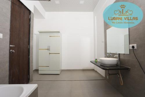Lugani's - Bitcoin Villa B6