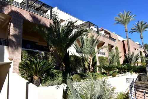El Casar Apartments