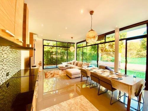 Harmony?pool Villa?380 Square)