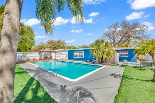 Hgtv - The Blue Villa - Rewarded Luxury Clearwater