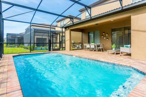 Fabulous Home With Pool At Solterra Resort St5501