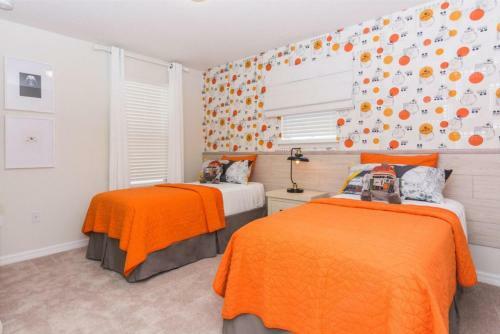 Fabulous Home With Pool At Solterra Resort St5501