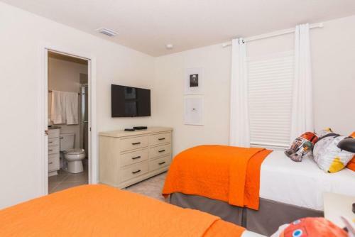 Fabulous Home With Pool At Solterra Resort St5501