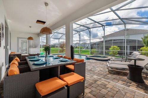 8940titanium Villa