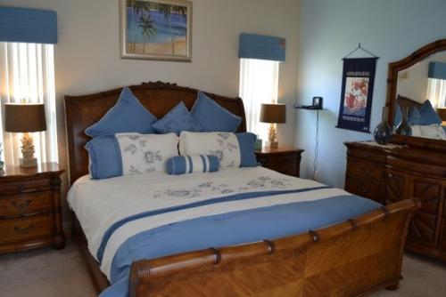 Julie's West Haven Villa Home