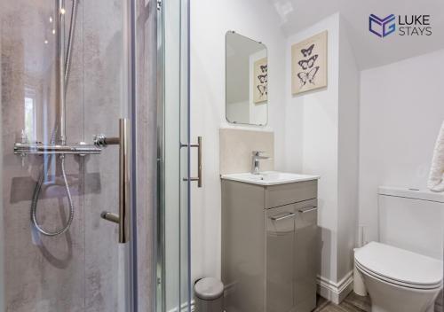 Apartamento ?beautiful 4 Bed House ? 1 Bed Ensuite? Durham?
