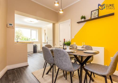 Apartamento ?beautiful 4 Bed House ? 1 Bed Ensuite? Durham?