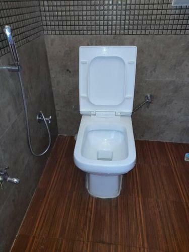 Kartik Homes , Cheerfull 2- Bedroom Cottage With Refreshing View