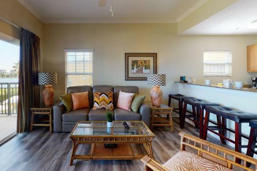 207 - Palms Of Treasure Island Resort