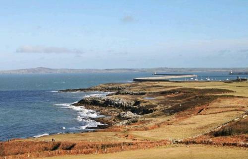 Lligwy House - Charming 3-bed House In Holyhead