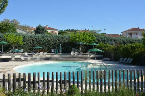 Camping Les Routes De Provence