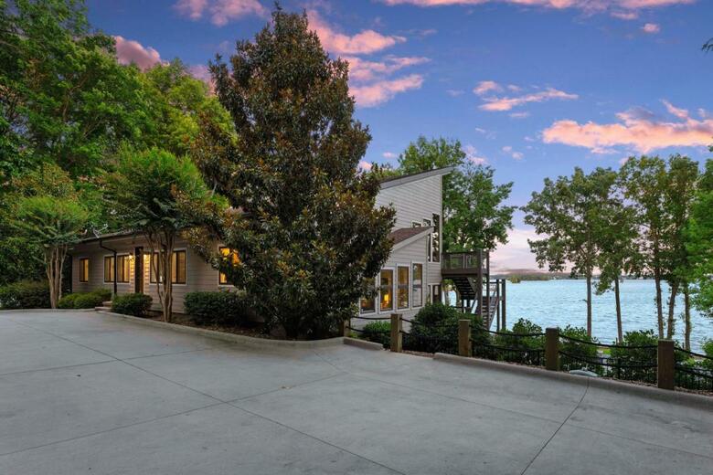 Lake Norman Getaway By Stay Lake Norman
