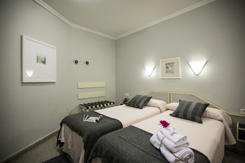 Hostal Paris