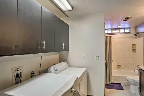 Modern South Dakota Cabin With Private Hot Tub!