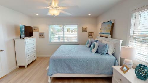 Apartamento Ah-a202 Second Floor Condo, Newly Remodeled, Overlooks Shared Pool