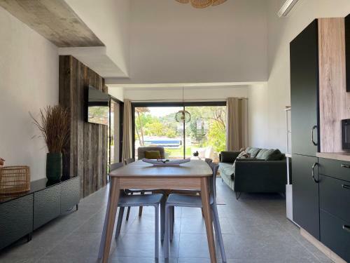 Villa � 5mn Des Plages Avec Piscine/jardin Priv�e