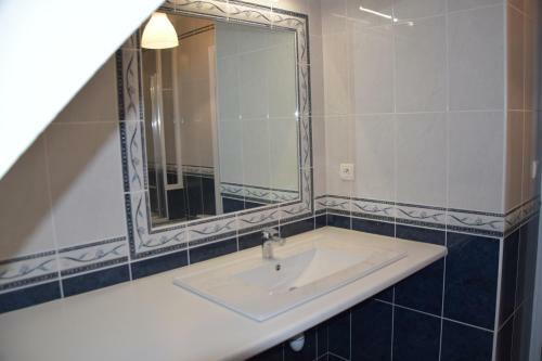 Hostal Les Chambres D'h�tes de L'all�e Des Champs