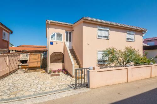 Apartment Jelena 50m From The Beach