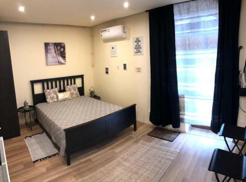 Black & White Apartments ? Black
