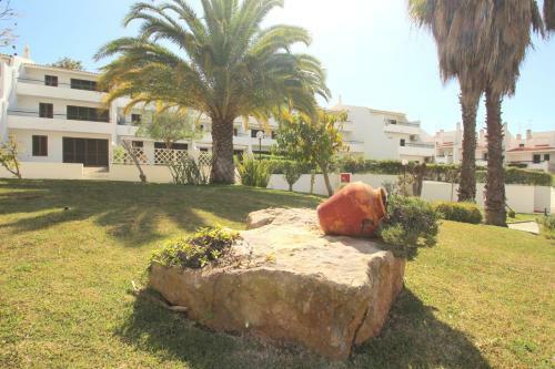 Apt 6 People - Large Private Terrace And Swimming Pool