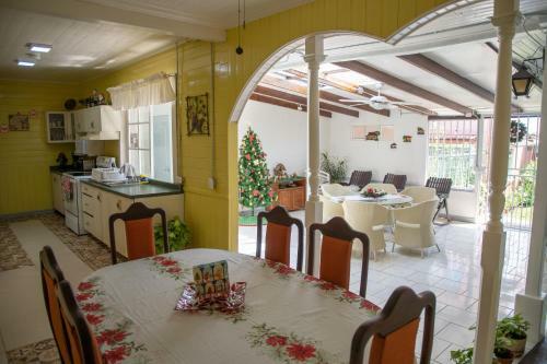 Bed & Breakfast Alice Y Juancito Boutique Hotel