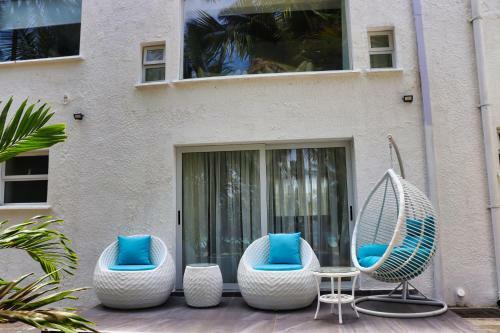 Hotel Searenity Beach Villa