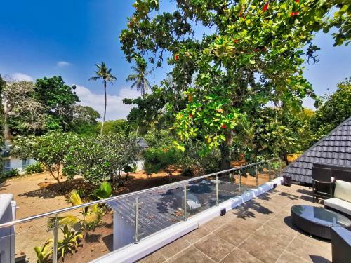 Hotel Searenity Beach Villa