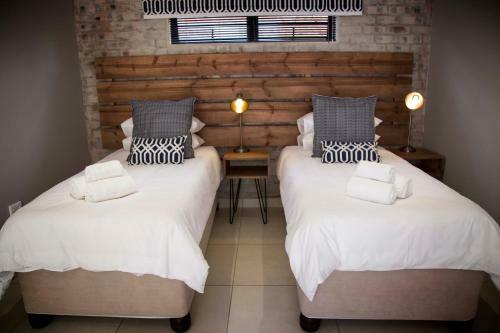 Hostal Touching Senses Garden Cottages