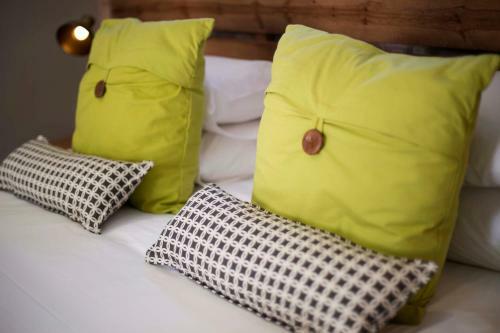Hostal Touching Senses Garden Cottages