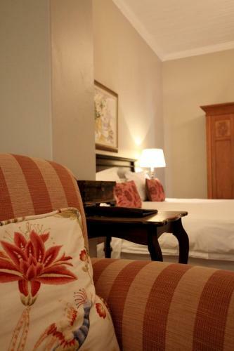 Leeuwenbosch Shearers Lodge - Amakhala Game Reserve
