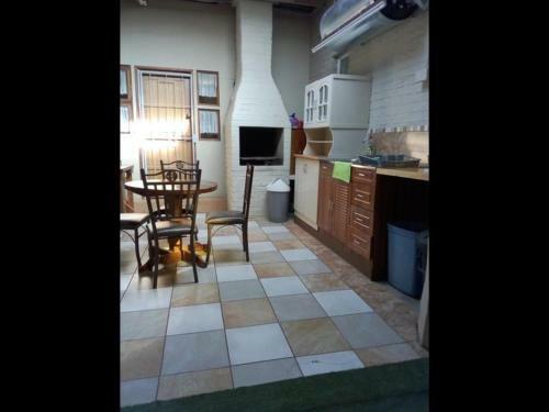 Hostal Casa Villa Guest House Carletonville - Suite 1