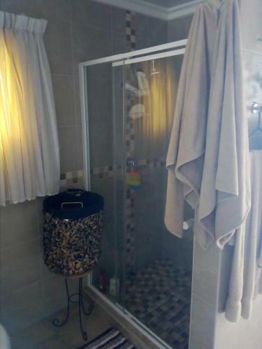 Hostal Casa Villa Guest House Carletonville - Suite 1
