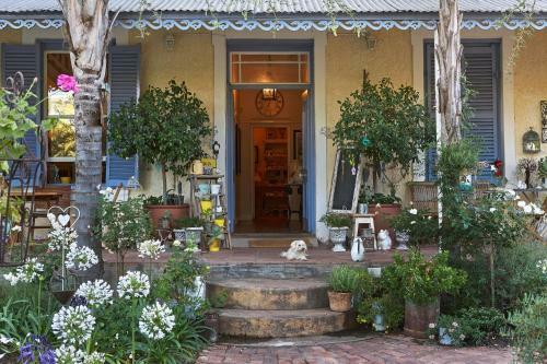 Hostal Yellow Aloe
