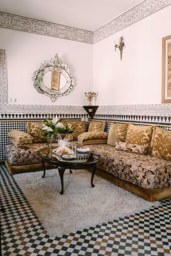 Riad Maison Bleue And Spa