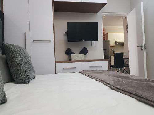 Cyro Apartments At Central Park