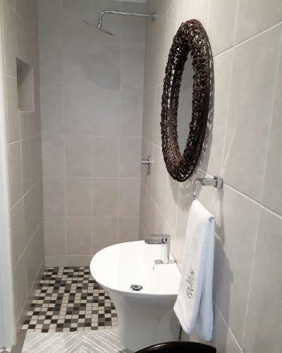 Hostal Rostalyn Guesthouse