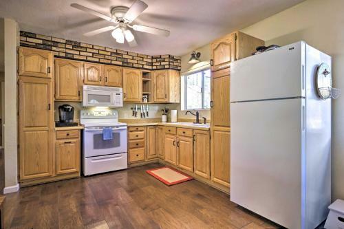 Sunny Pine Retreat With Large Fenced-in Yard!
