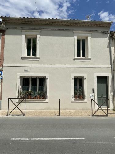 Maison Luxe Face Aux Remparts Aigues Mortes