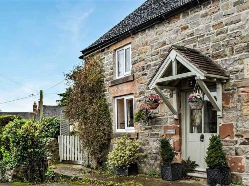 Cosy & Spacious Cottage In Scenic Village With Pub