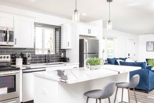Stylish Tempe Remodeled Home With Pool