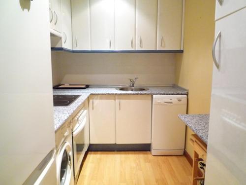 Dflat Escultor Madrid Apartments