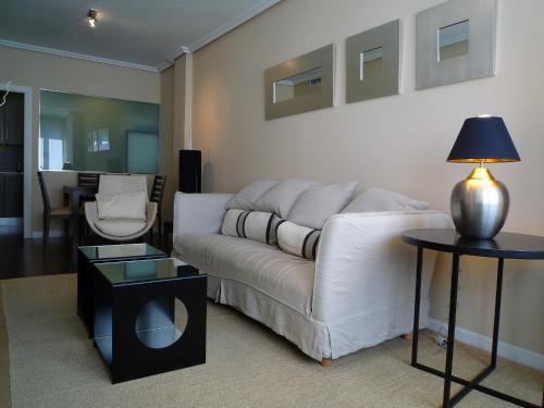 Dflat Escultor Madrid Apartments