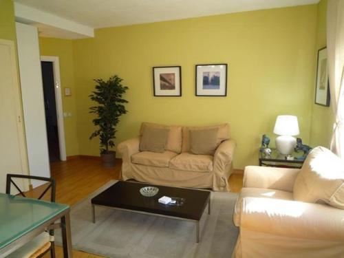 Dflat Escultor Madrid Apartments