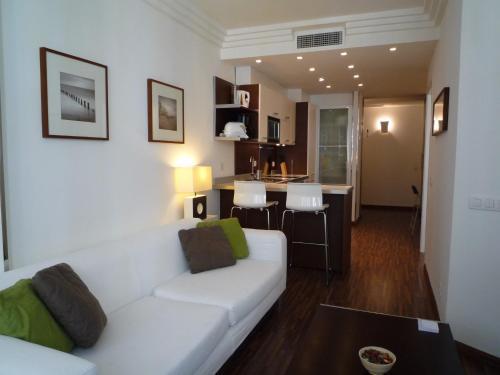 Dflat Escultor Madrid Apartments